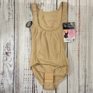 Fix Shapewear‎ by WunderWear Seamless Firm Control Shapewear Bodysuit L/XL NWT